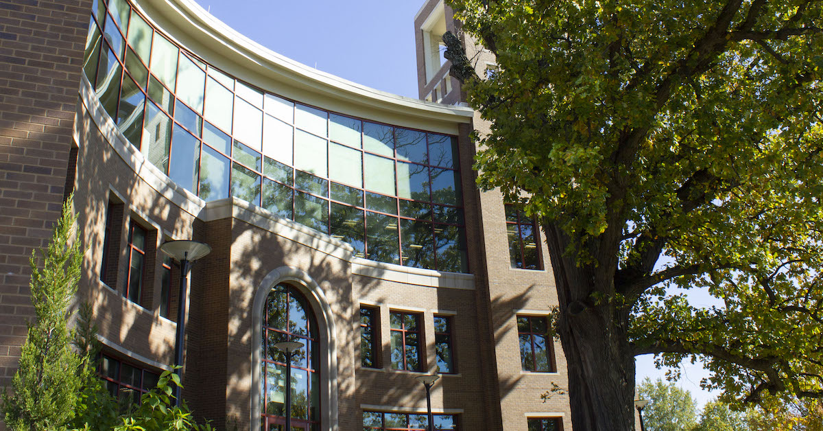 Centro McGowan Entrance