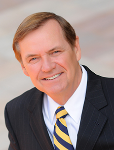 /_migrated-binaries/sf-images/default-source/news/strothman-alumaward-2015.jpg?sfvrsn=dfa89781_2