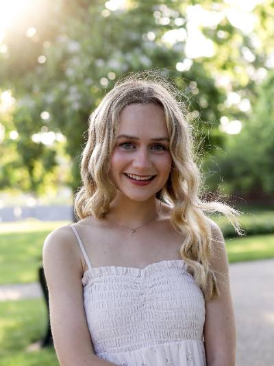 Headshot of Scarlett Hatton